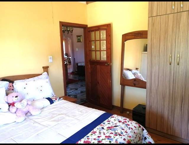 5 BEDROOM HOUSE FOR SALE IN SEA PARK
